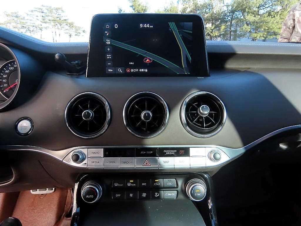 KIA Stinger - Vista 12