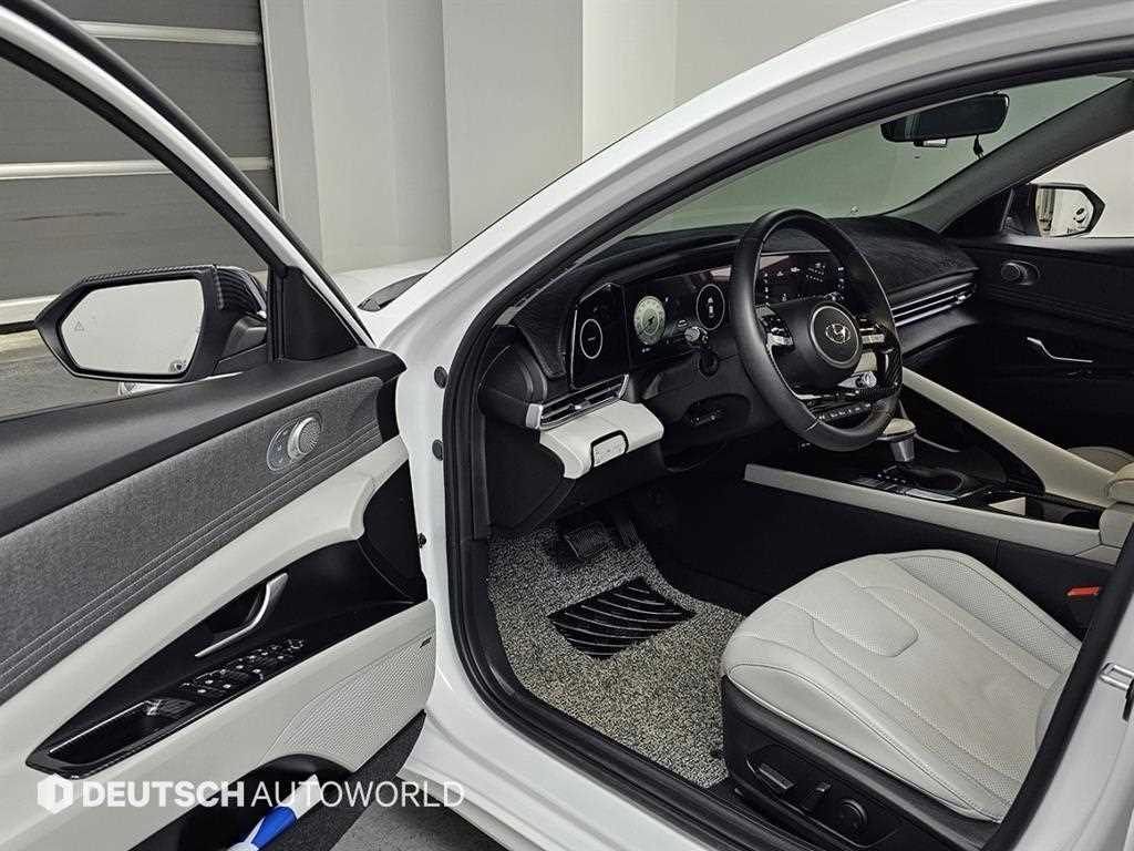 HYUNDAI Avante - Vista 11