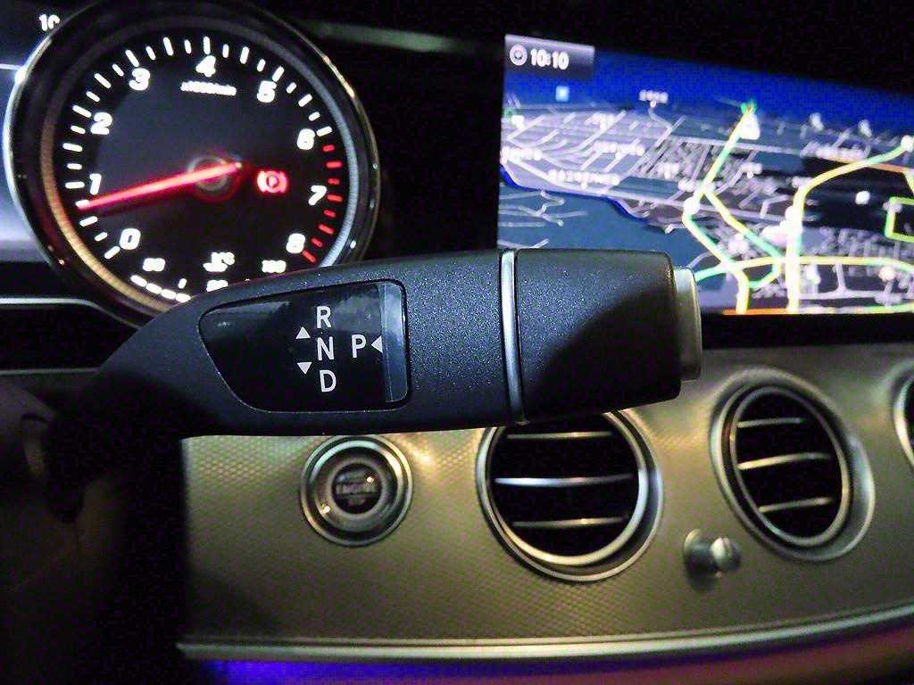 Mercedes Benz E class - Vista 12