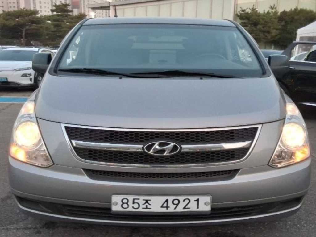 HYUNDAI Starex 2011 - Importación desde Corea - HF Imports Iquique - Foto 1