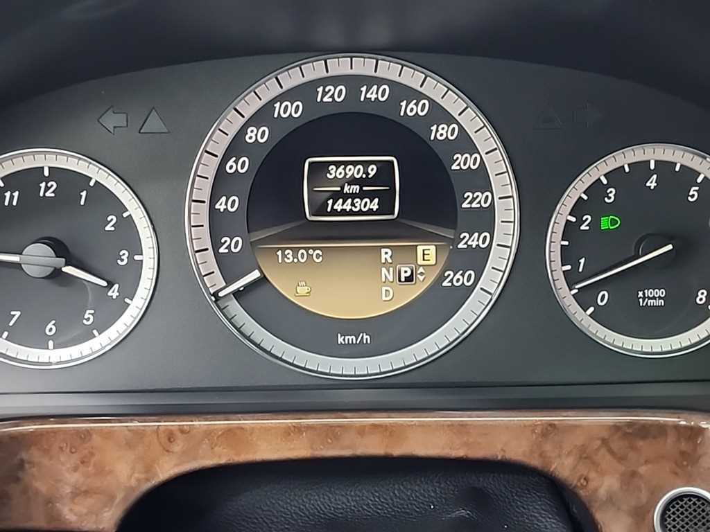 Mercedes Benz E class - Vista 6