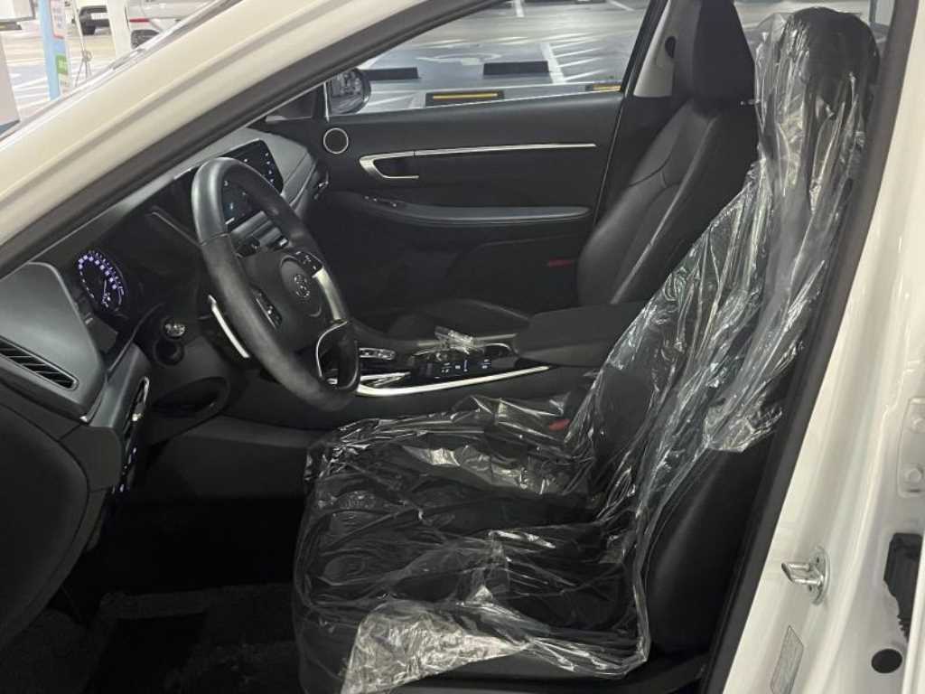 HYUNDAI Sonata - Vista 10