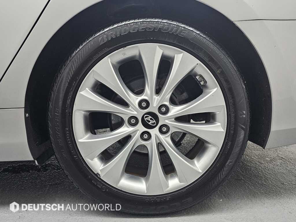 HYUNDAI Grandeur - Vista 5