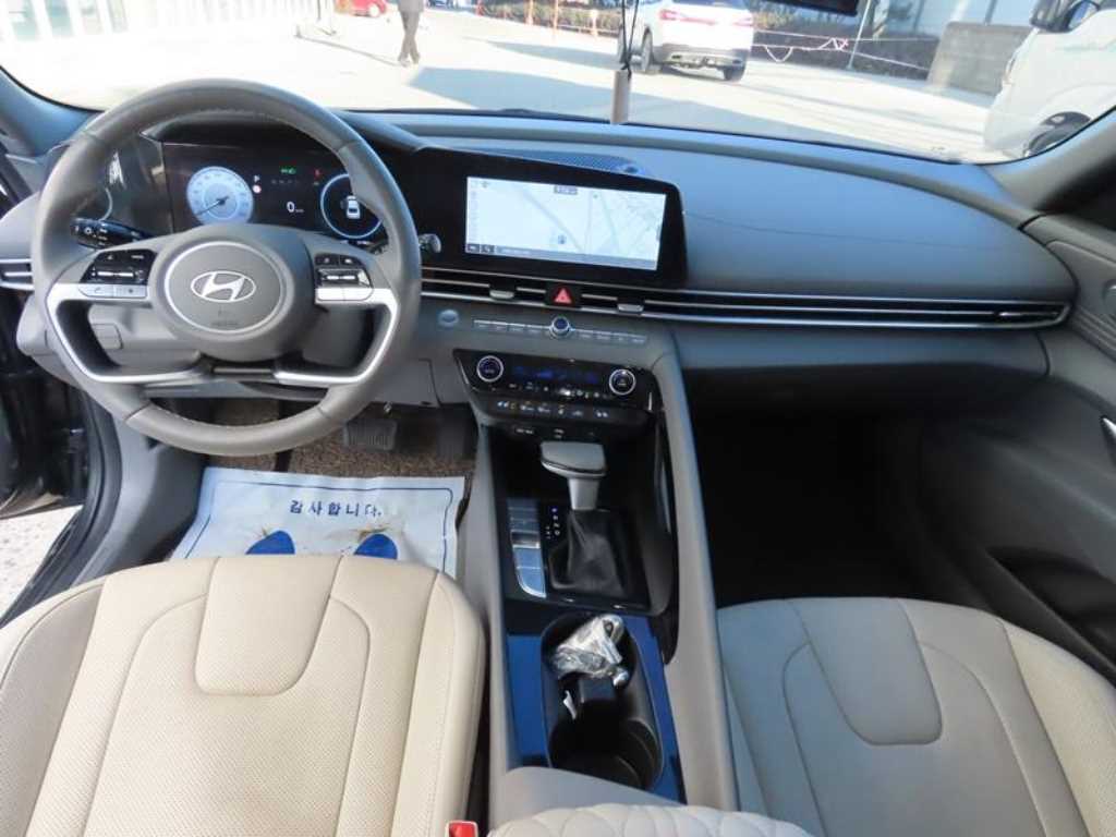 HYUNDAI Avante - Vista 8