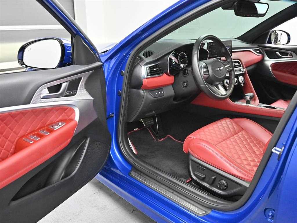 Genesis G70 - Vista 8