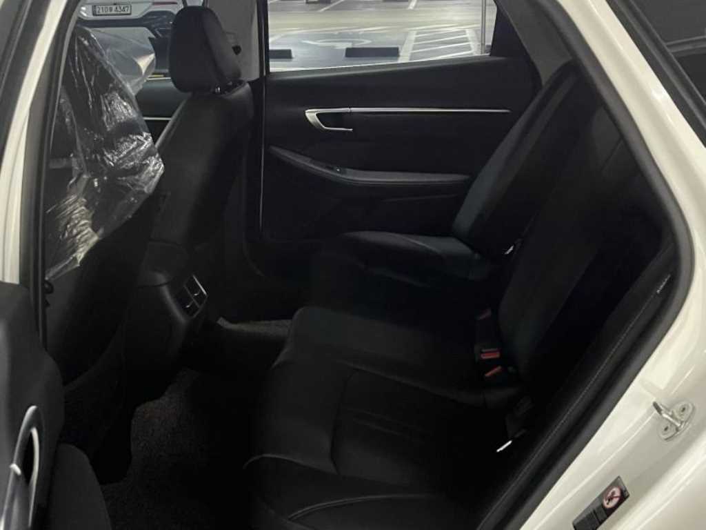 HYUNDAI Sonata - Vista 11