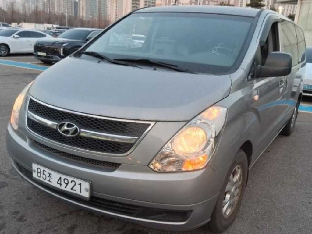 HYUNDAI Starex - Vista 2