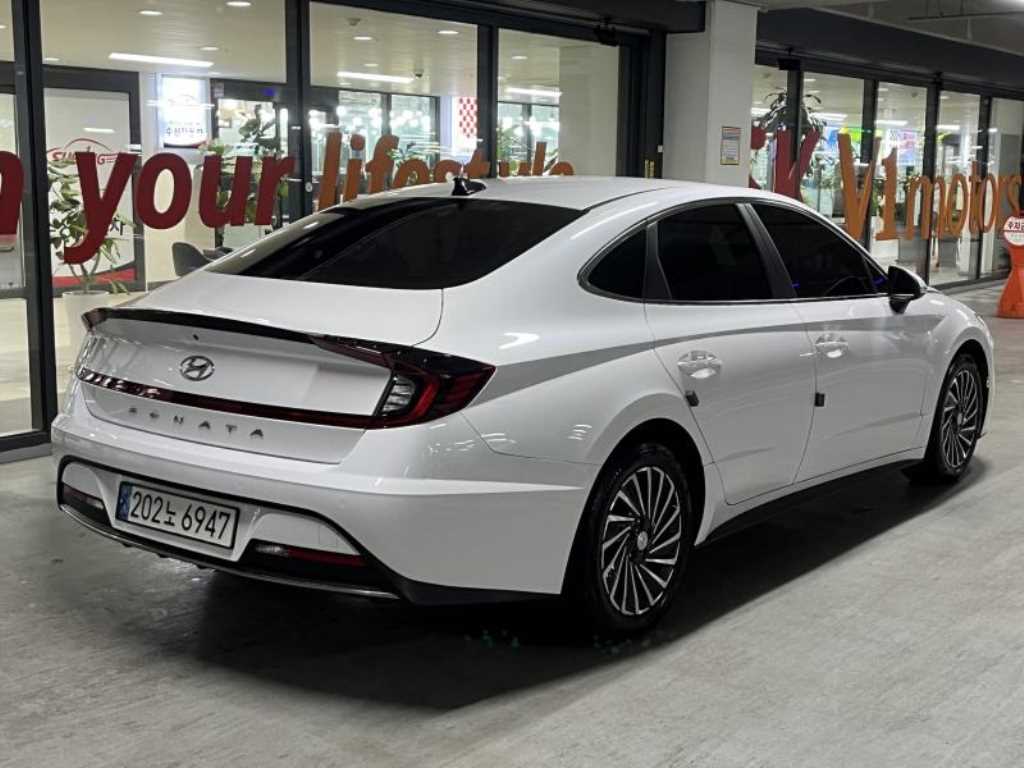 HYUNDAI Sonata - Vista 4