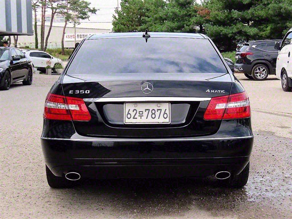 Mercedes Benz E class - Vista 4