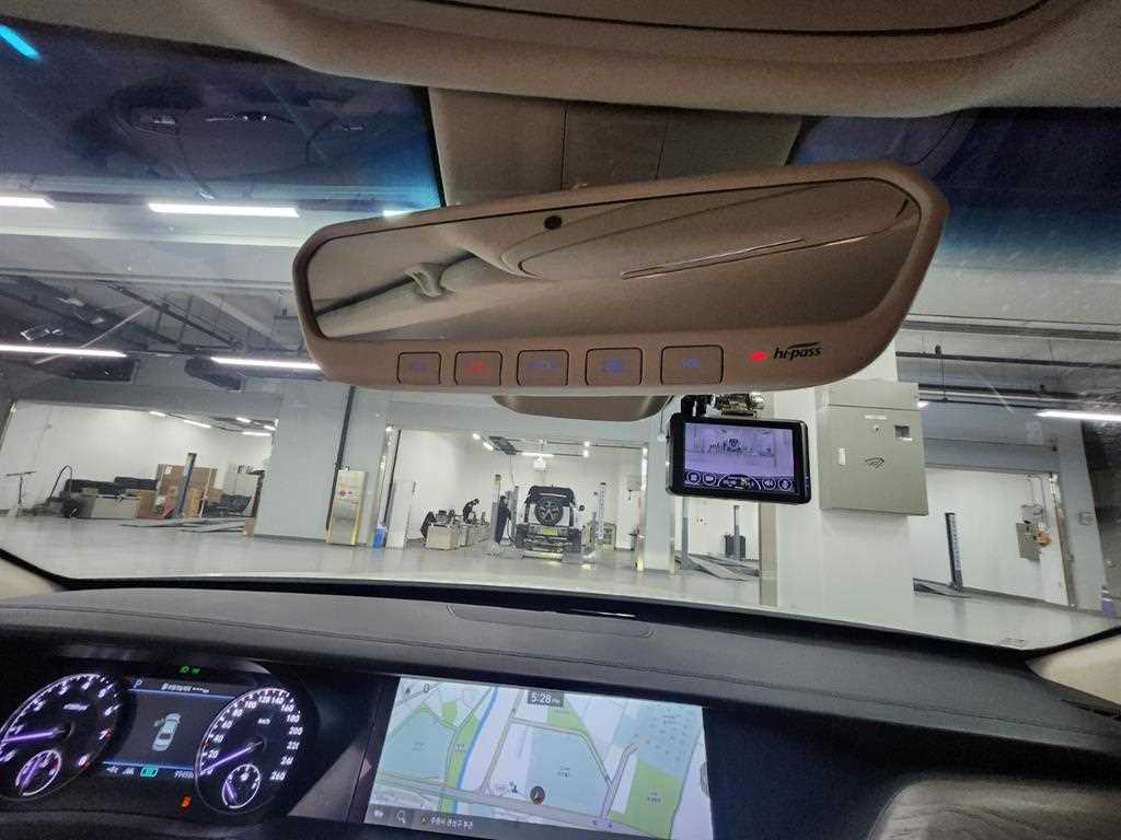 Genesis G90 - Vista 11