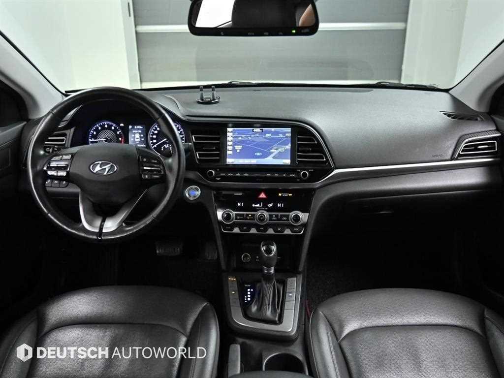 HYUNDAI Avante - Vista 6