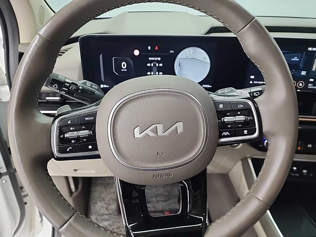 KIA Carnival - Vista 9