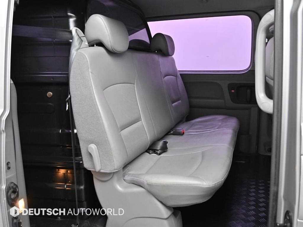 HYUNDAI Starex - Vista 12