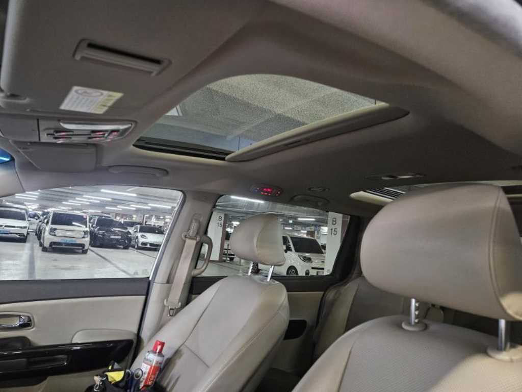 KIA Carnival 2016 Blanco - Importación desde Corea - HF Imports Iquique - Foto 18