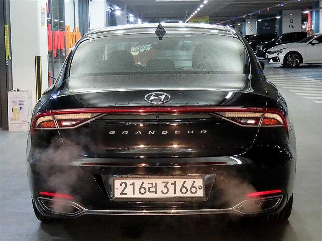 HYUNDAI Grandeur - Vista 5