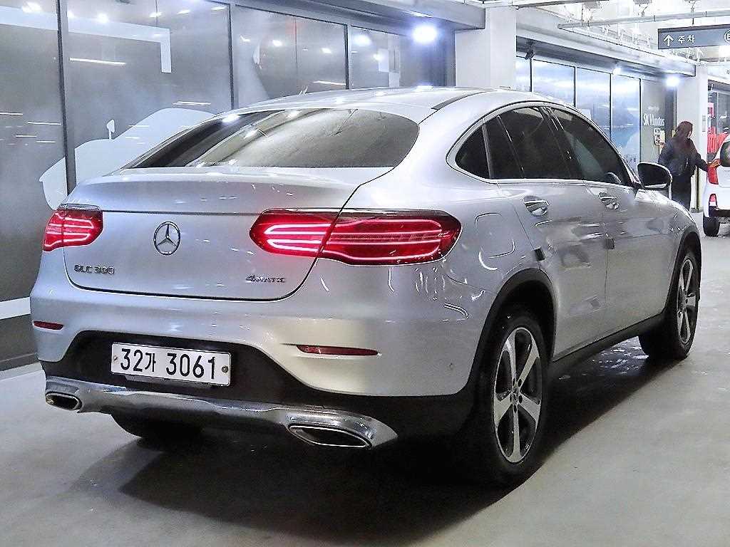 Mercedes Benz GLC Class - Vista 4