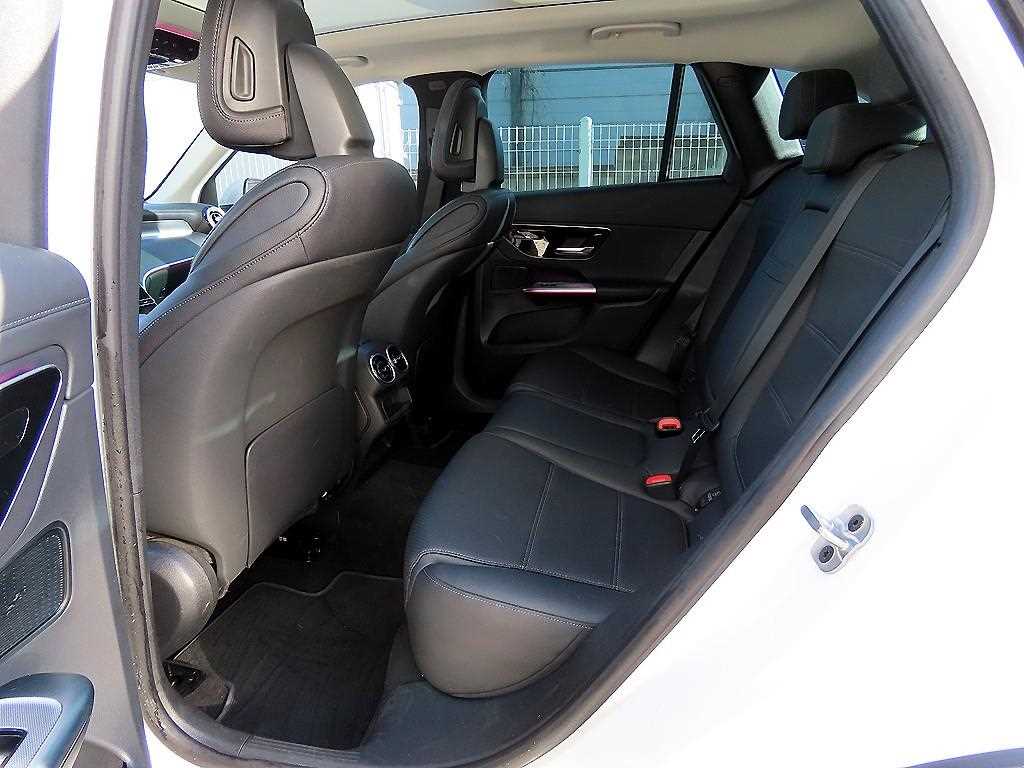 Mercedes Benz GLC Class - Vista 6