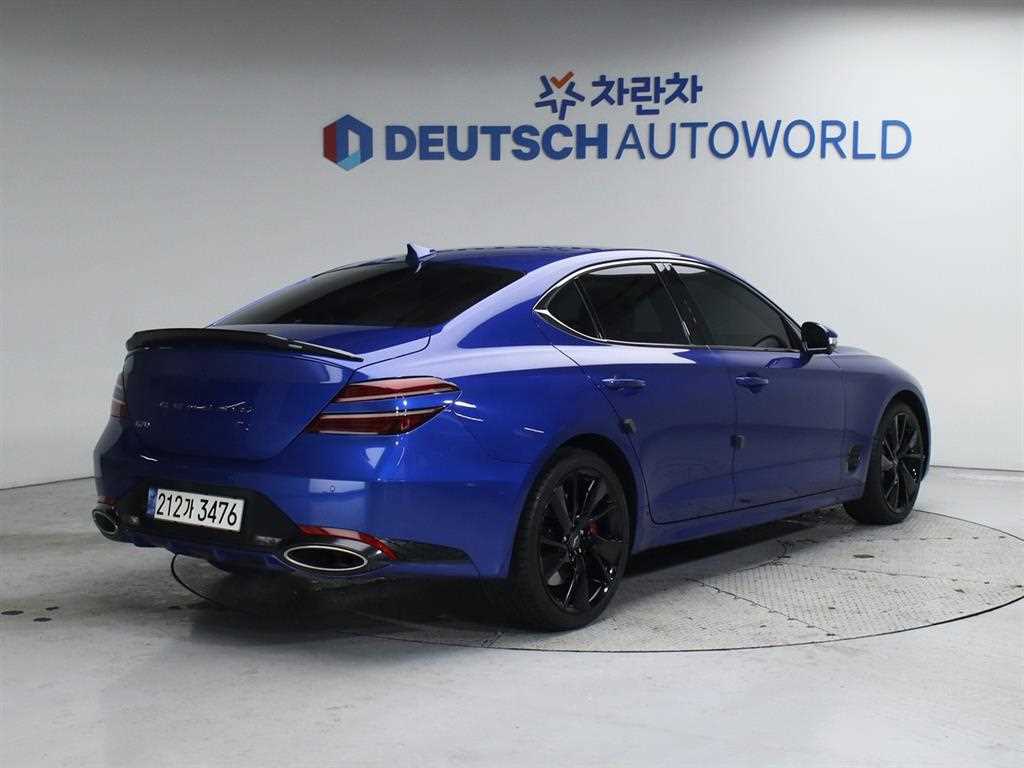 Genesis G70 - Vista 4