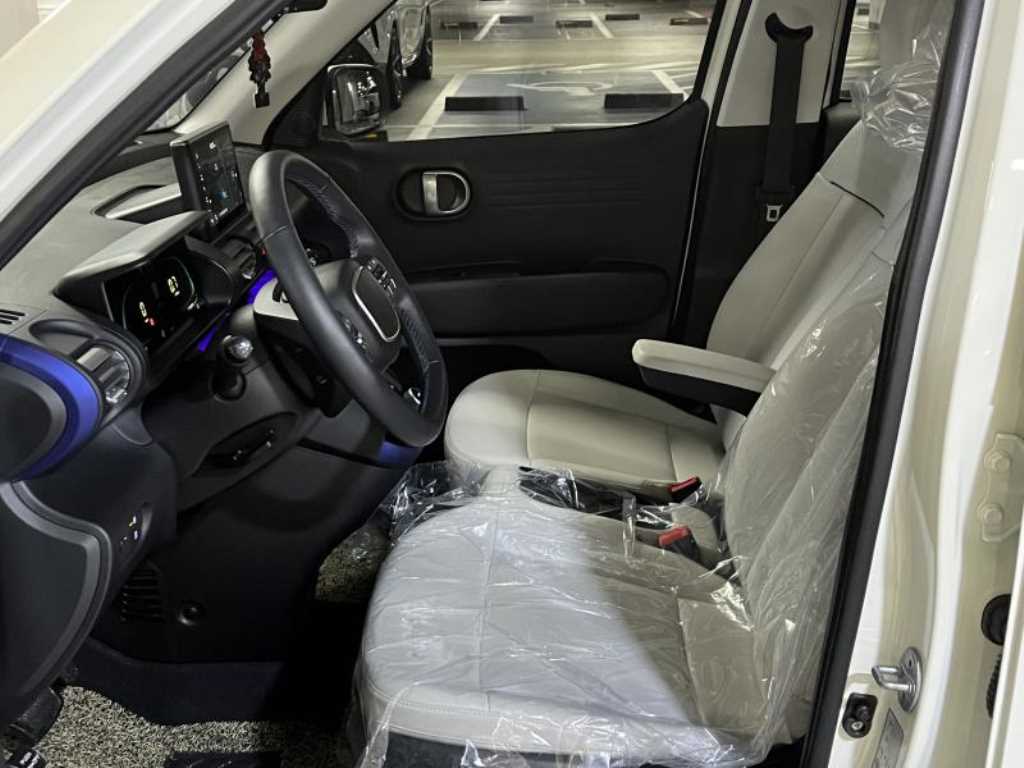 HYUNDAI Casper - Vista 11