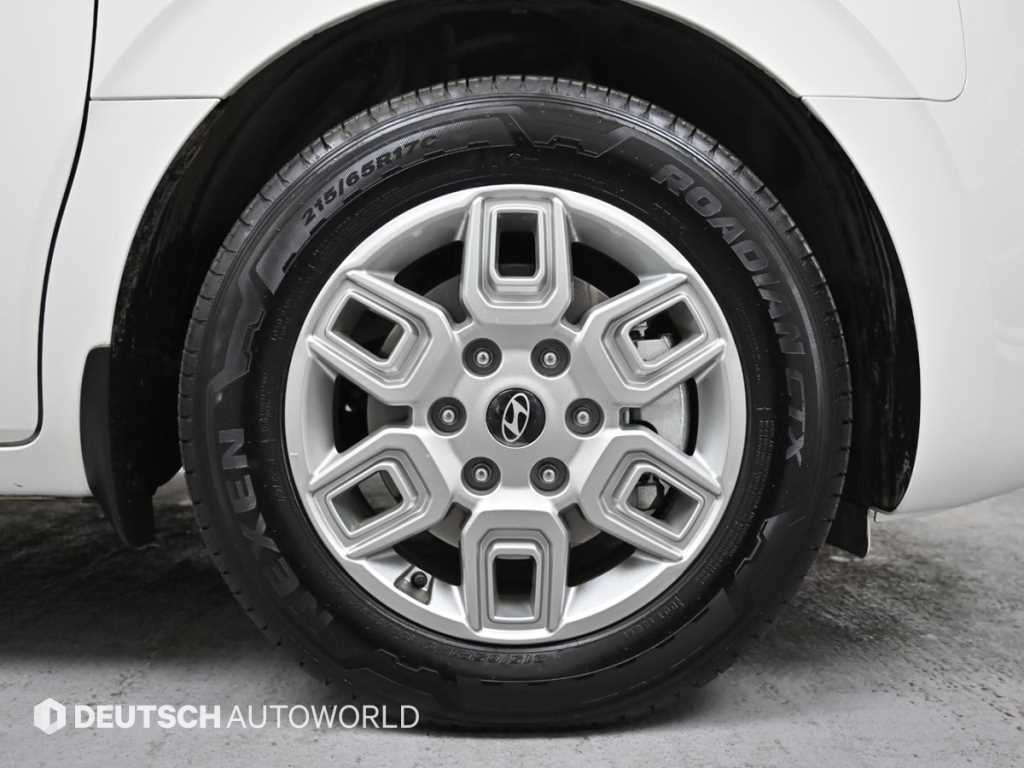 HYUNDAI Staria - Vista 5