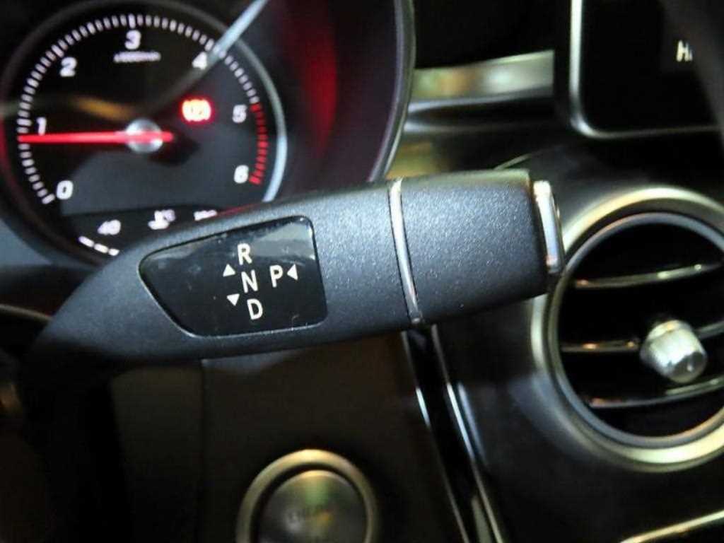 Mercedes Benz GLC Class - Vista 12