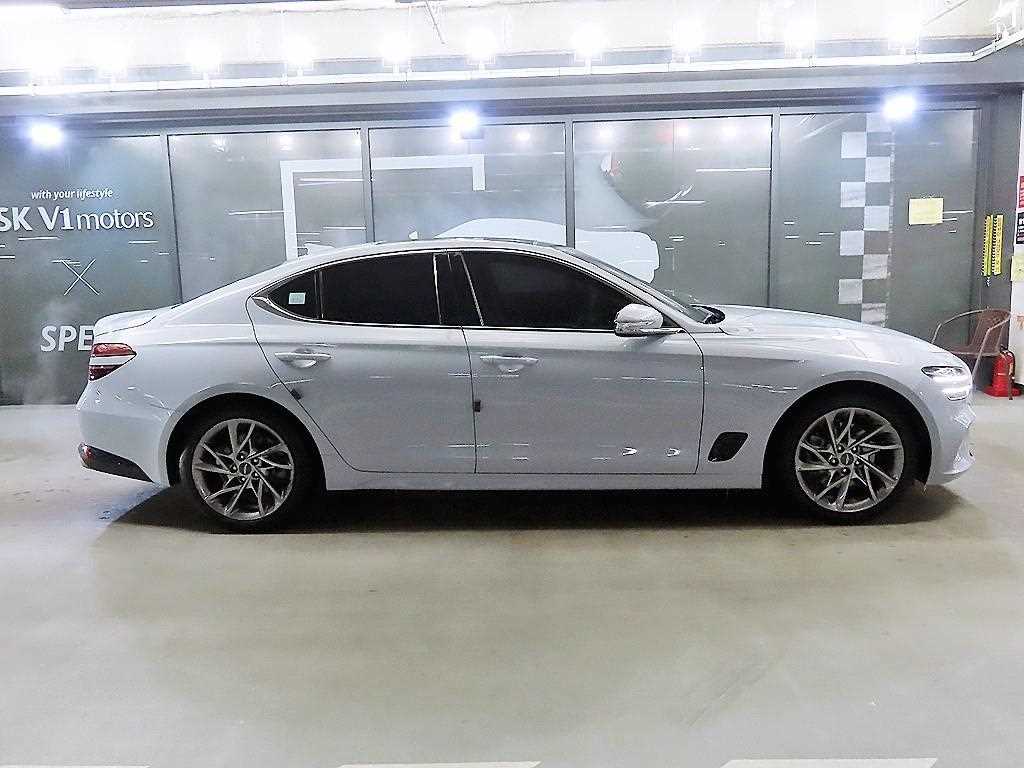 Genesis G70 - Vista 4