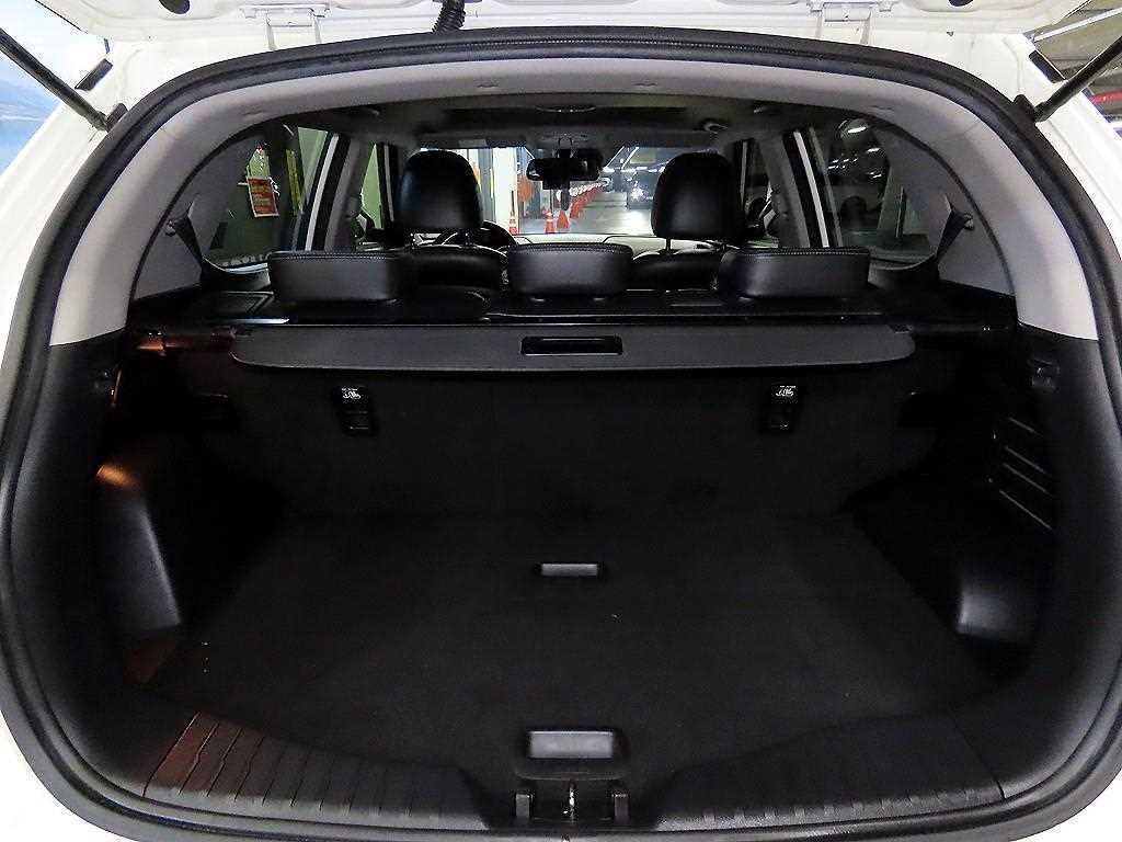 Ssangyong Tivoli 2018 Blanco - Importación desde Corea - HF Imports Iquique - Foto 17