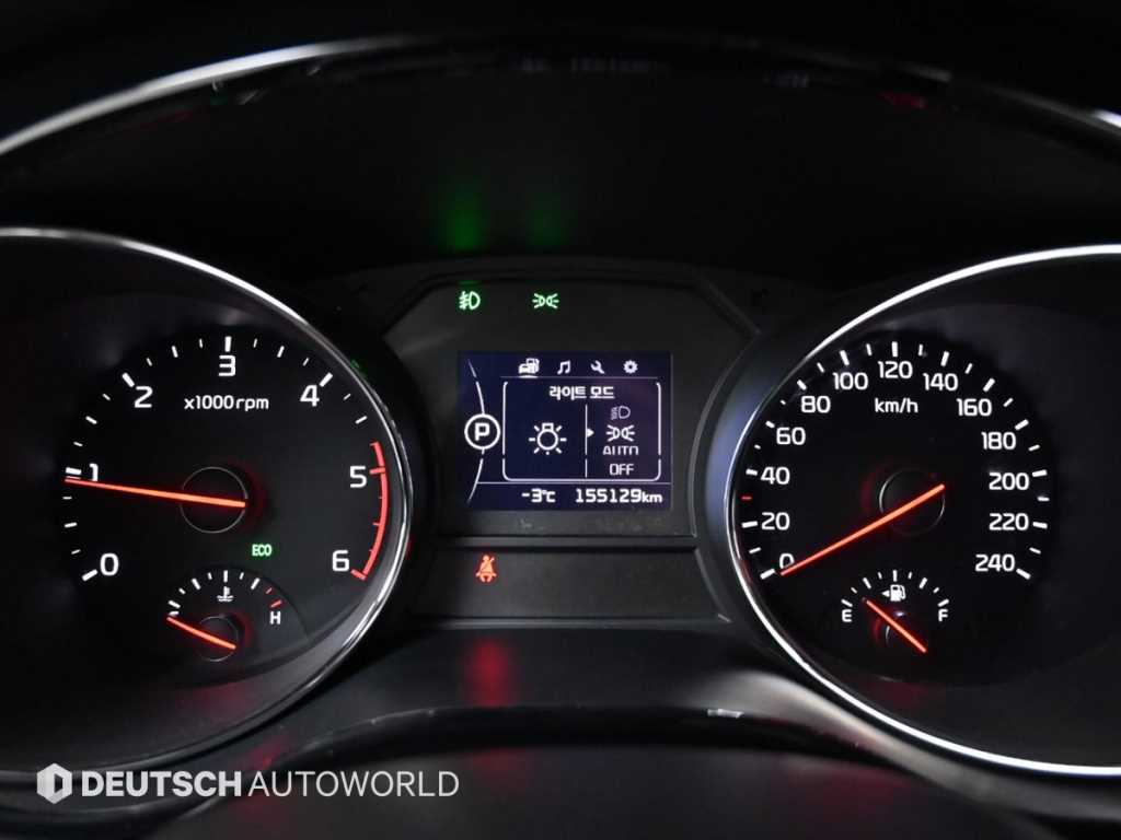 KIA Carnival - Vista 8