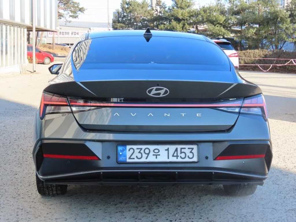 HYUNDAI Avante - Vista 4