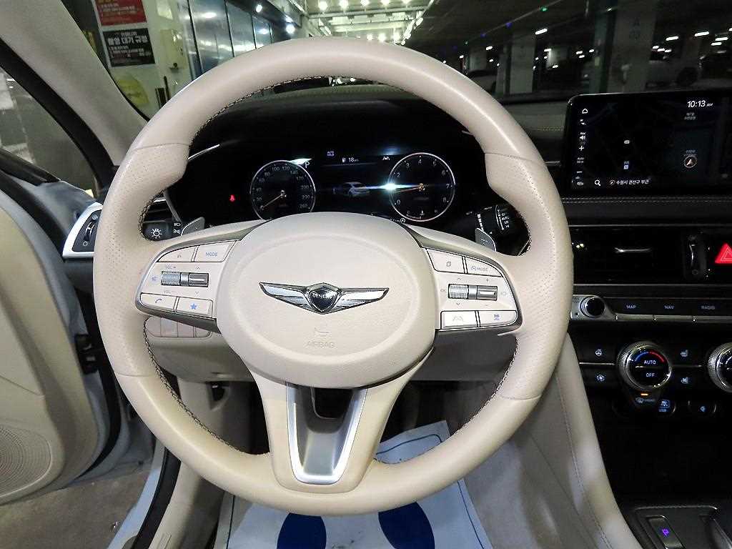 Genesis G70 - Vista 9