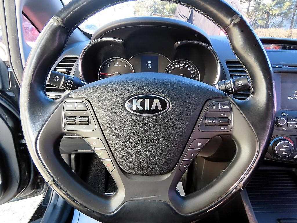KIA K3 - Vista 8