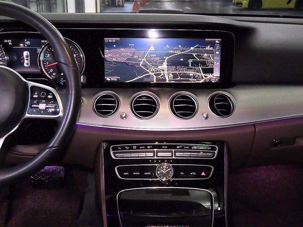 Mercedes Benz E class - Vista 11