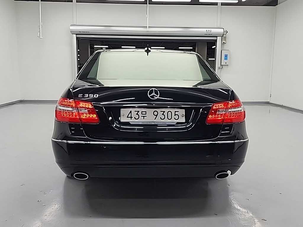 Mercedes Benz E class - Vista 3