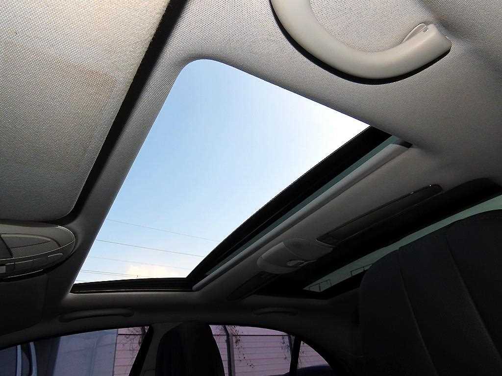 Mercedes Benz E class 2009 Negro - Importación desde Corea - HF Imports Iquique - Foto 18