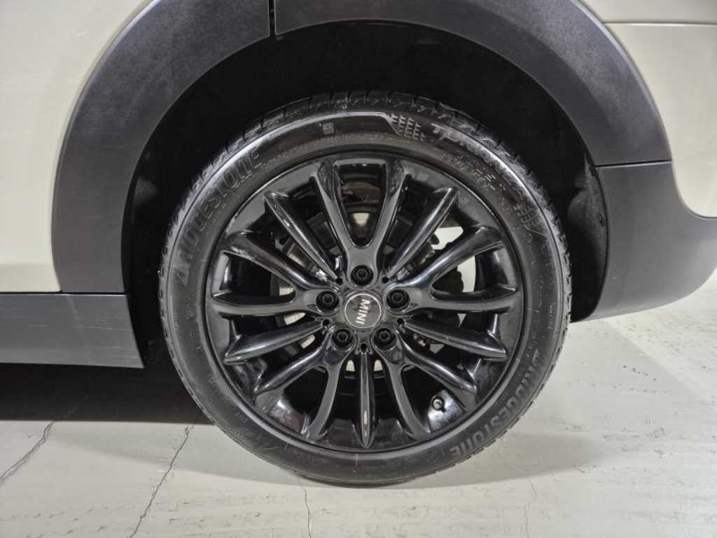 Mini Clubman - Vista 6