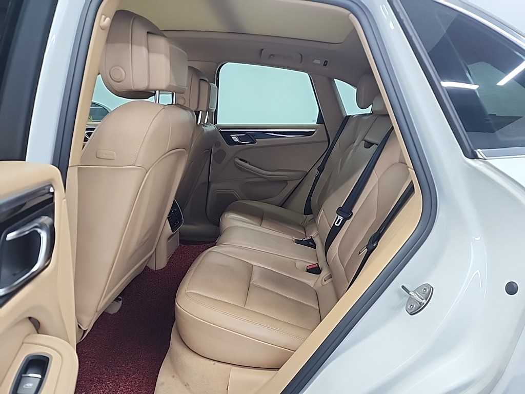 Porsche Macan - Vista 12