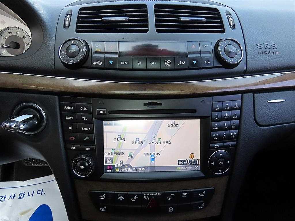 Mercedes Benz E class - Vista 12