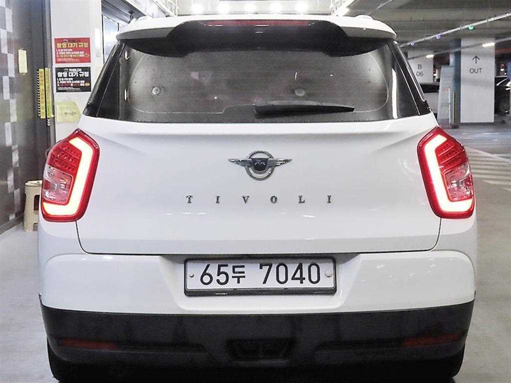 Ssangyong Tivoli - Vista 5