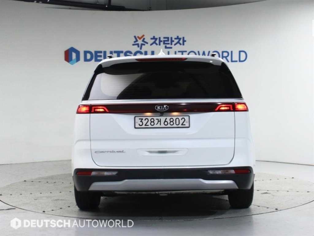 KIA Carnival - Vista 4
