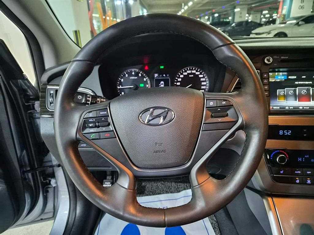 HYUNDAI Sonata - Vista 9