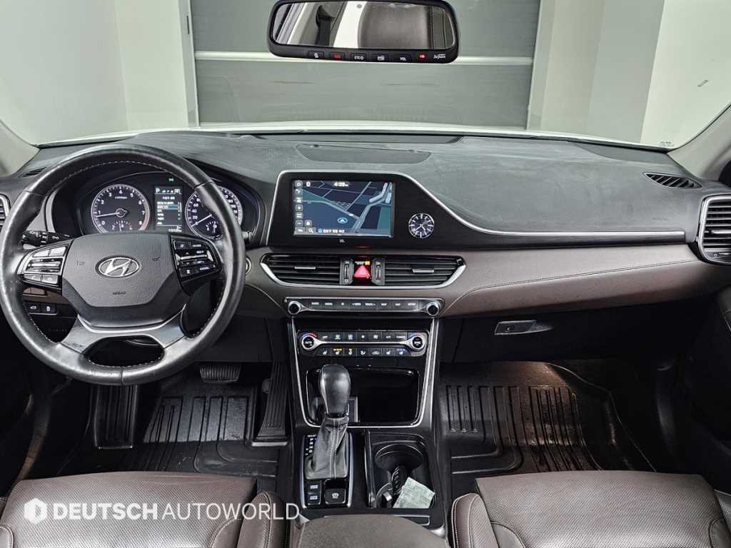 HYUNDAI Grandeur - Vista 7