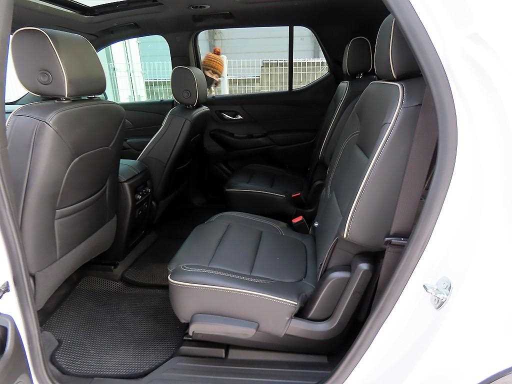 Chevrolet Travers - Vista 6