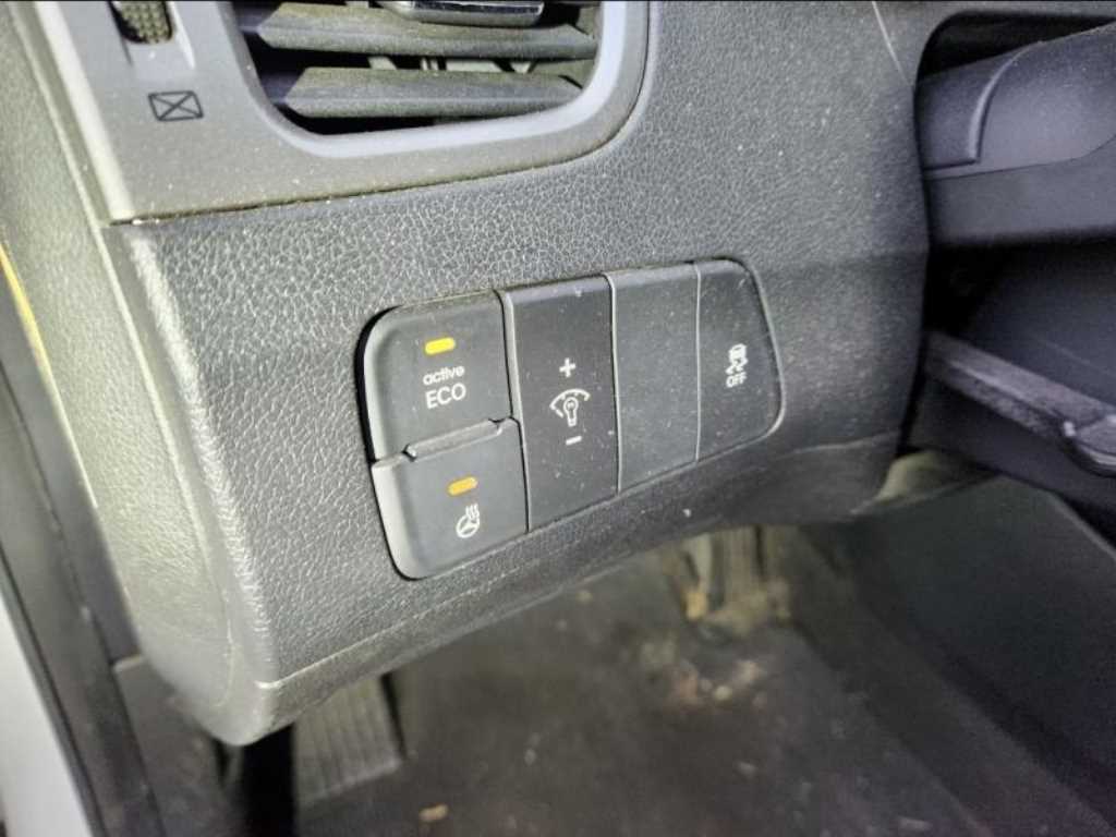 HYUNDAI Avante - Vista 5