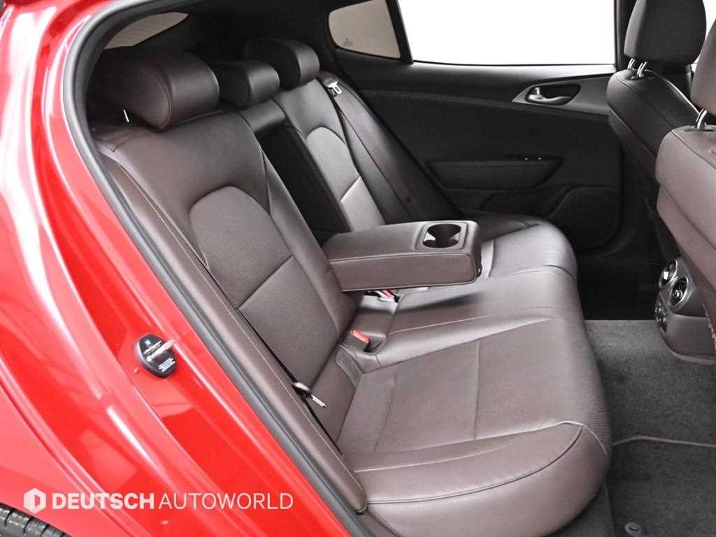 KIA Stinger - Vista 12