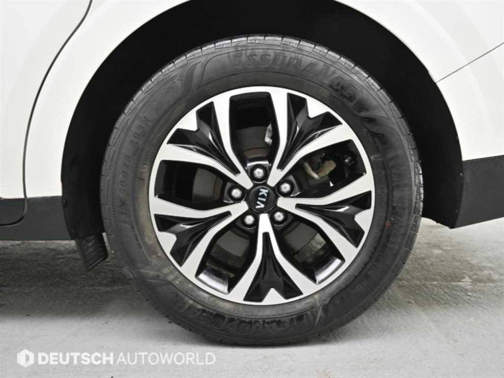 KIA Carnival - Vista 5