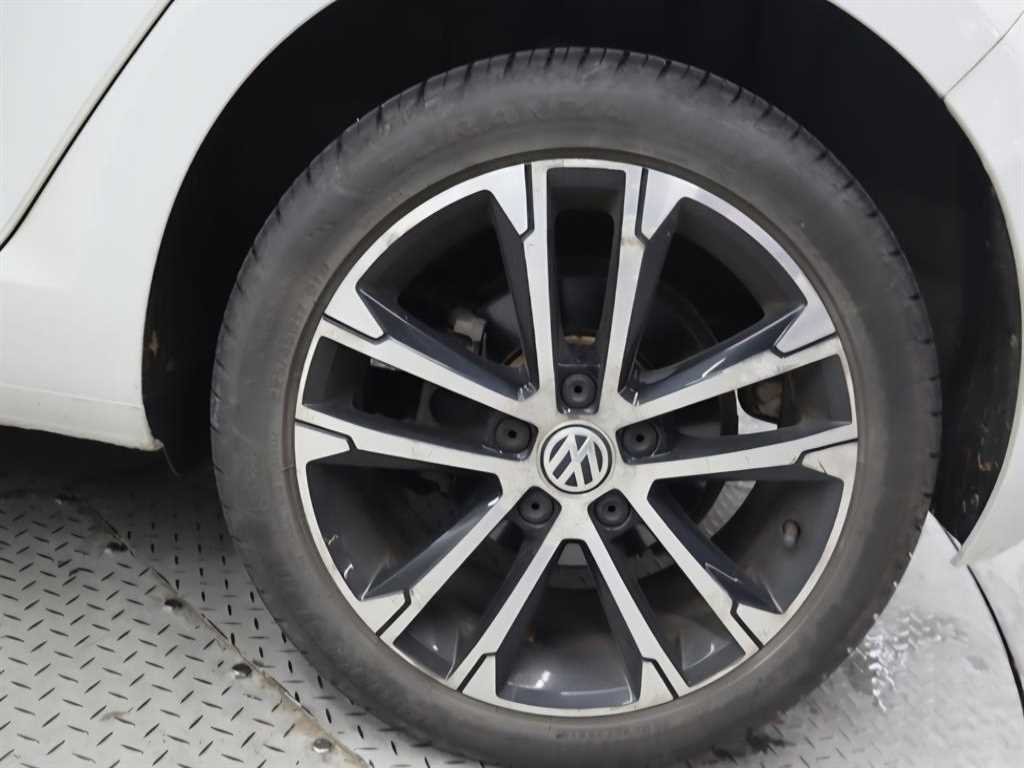 Volkswagen Golf - Vista 8