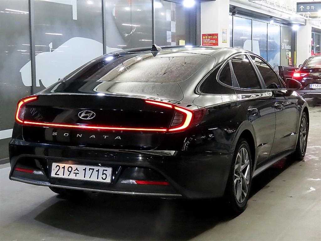 HYUNDAI Sonata - Vista 4