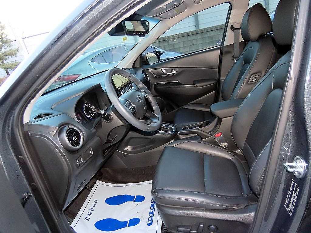 HYUNDAI Kona - Vista 5