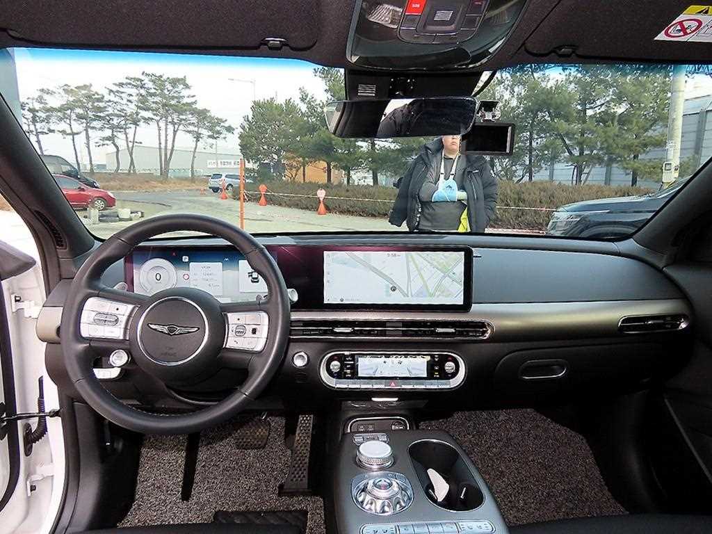 Genesis GV60 - Vista 7