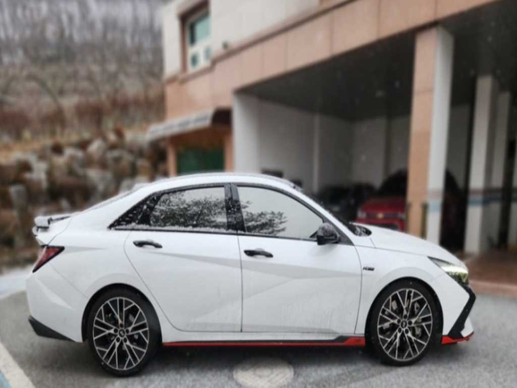 HYUNDAI Avante - Vista 6